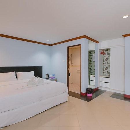Sunstar Palace Patong Esterno foto