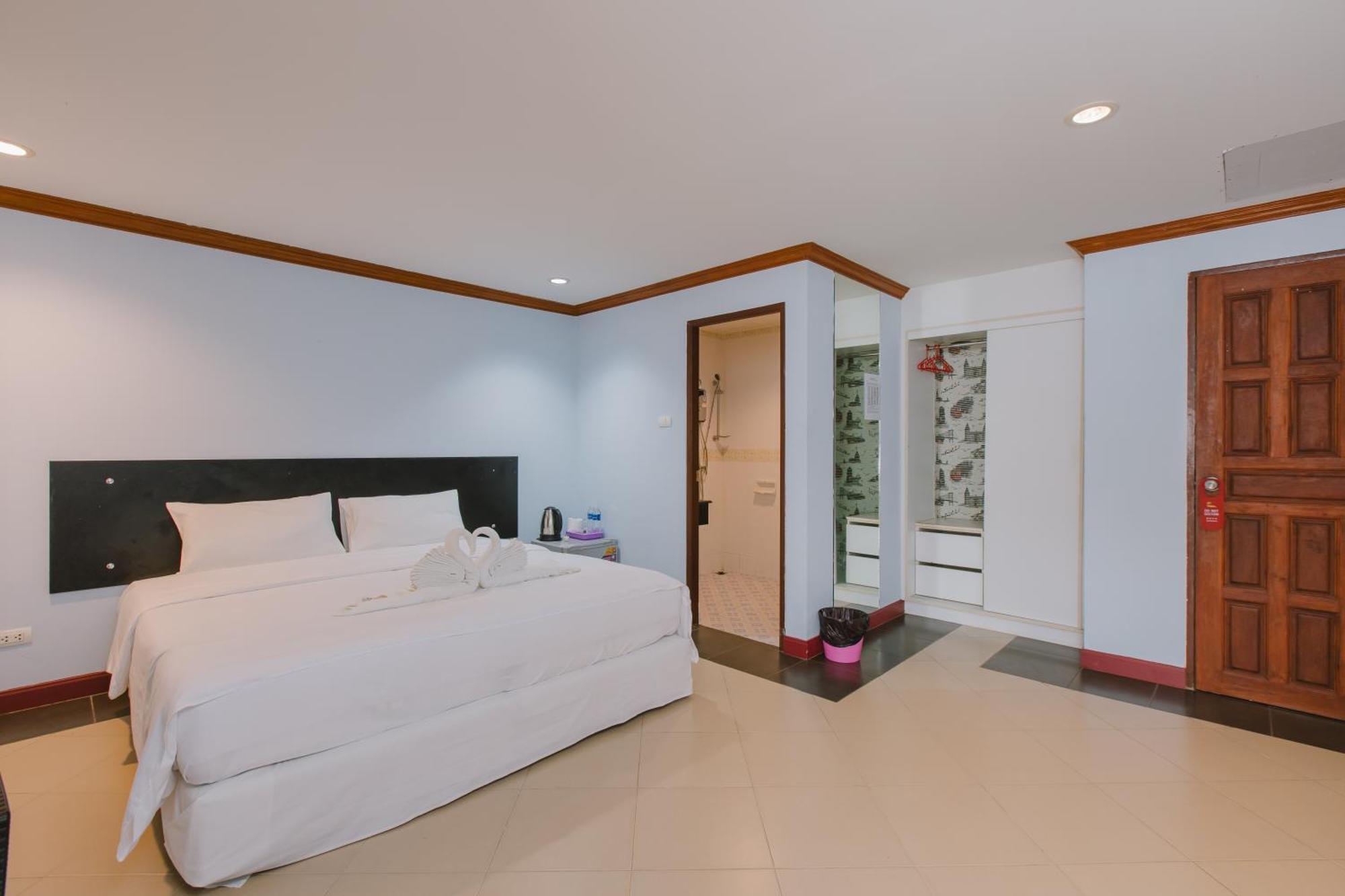 Sunstar Palace Patong Esterno foto