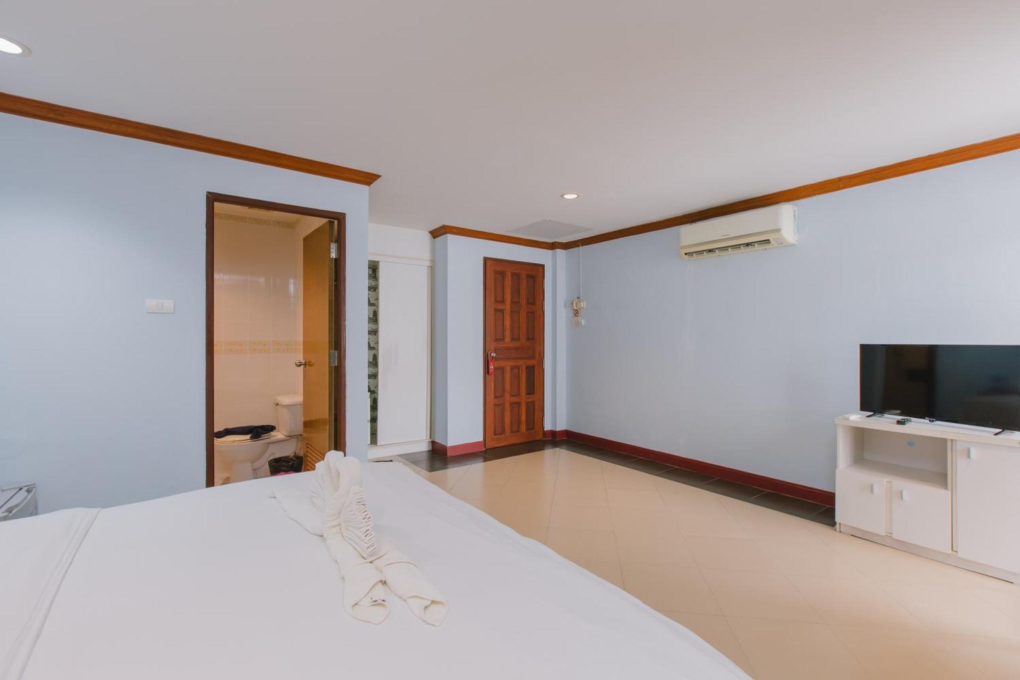 Sunstar Palace Patong Esterno foto